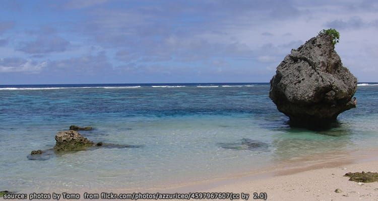 ชายหาดบนเกาะมิยาโกะ