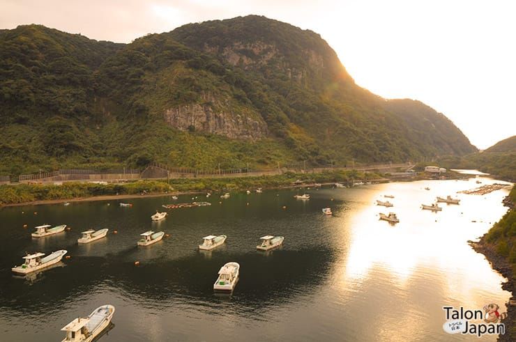 วิวทะเลอีกฝั่งของเกาะภูเขาไฟซากุระจิมะ