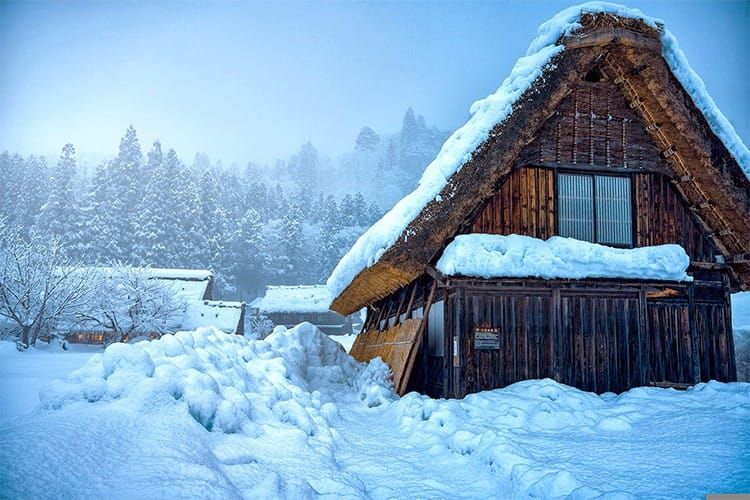หมู่บ้านหลังคาโบราณชิราคาวาโกะ - Shirakawa-go