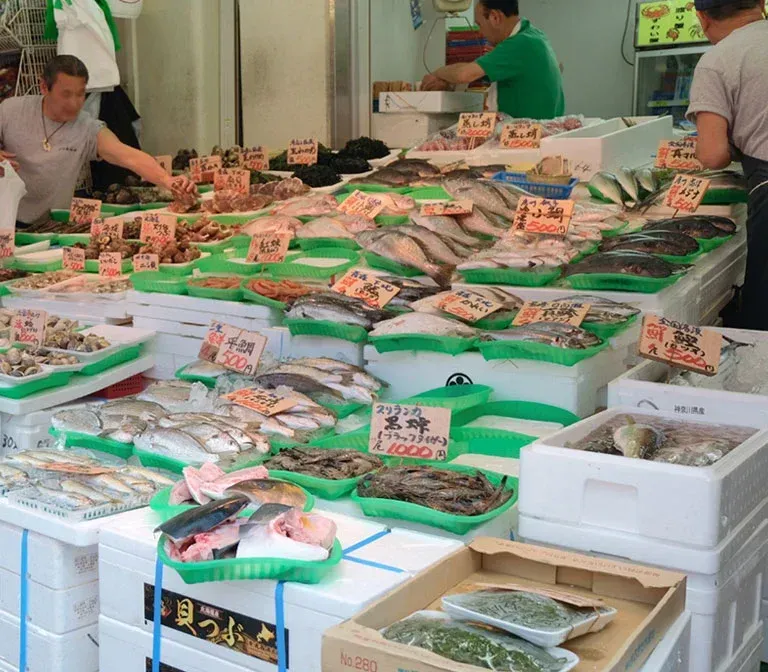 ameya-yokocho-fish-market