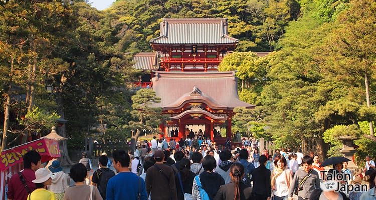 ด้านหน้าศาลเจ้าทซึรุงะโอะกะ-ฮะจิมังกู-Tsurugaoka-Hachimangu